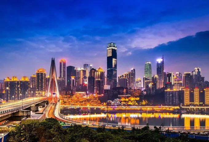 梦想之城，重庆，勇往直前的力量